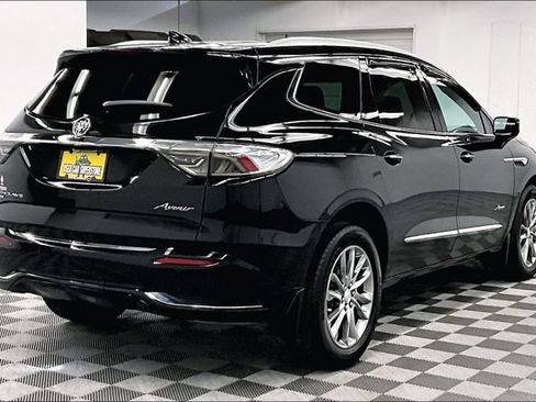 Used 2022 Buick Enclave Avenir w/ Avenir Technology Package AWD/4WD image 13