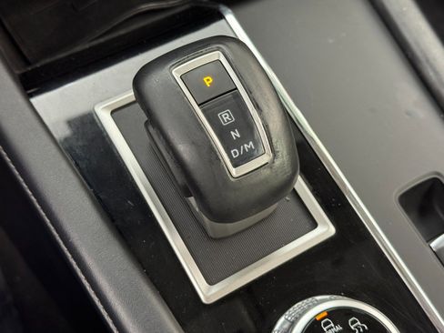 Used 2022 Mitsubishi Outlander SE image 27