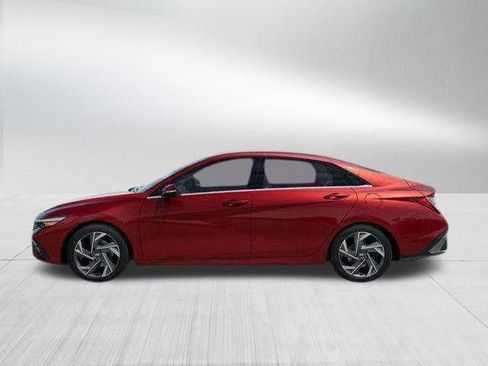 New 2026 Hyundai Elantra Limited FWD image 3