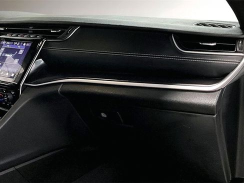 Used 2021 Jeep Grand Cherokee L Laredo image 28