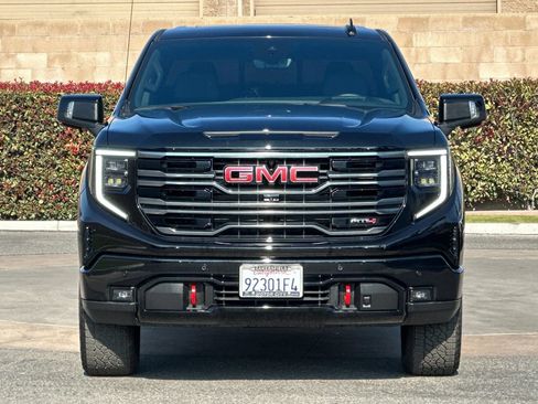 Certified 2025 GMC Sierra 1500 AT4 w/ AT4 Premium Package AWD/4WD image 9