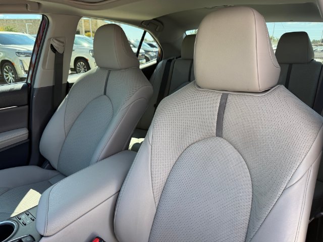 Used 2021 Toyota Camry XLE w/ Navigation Upgrade Package FWD image 11