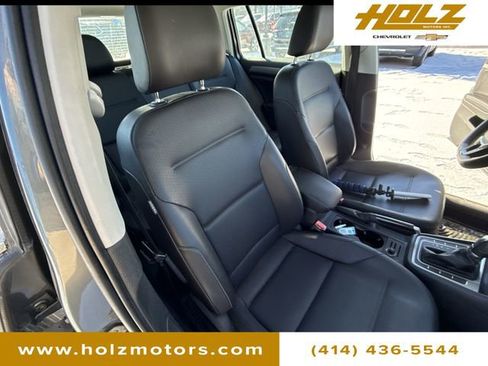 Used 2016 Volkswagen Golf Limited Edition image 29