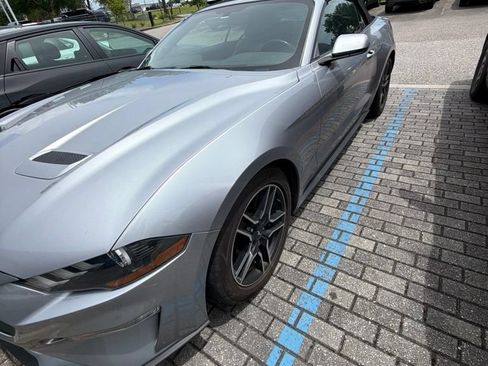 Used 2020 Ford Mustang Premium RWD image 3