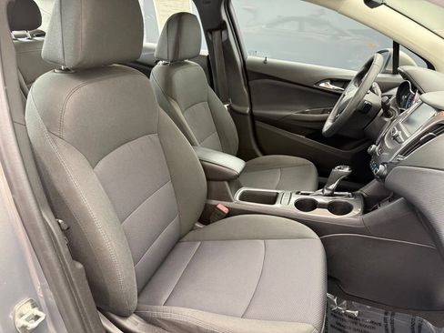 Used 2018 Chevrolet Cruze LT w/ Convenience Package FWD image 66
