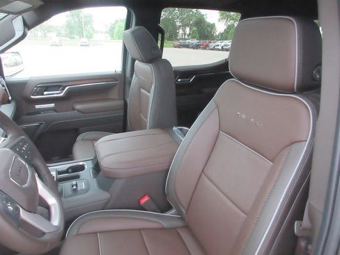 New 2026 GMC Sierra 1500 Denali w/ Denali Reserve Package AWD/4WD image 14