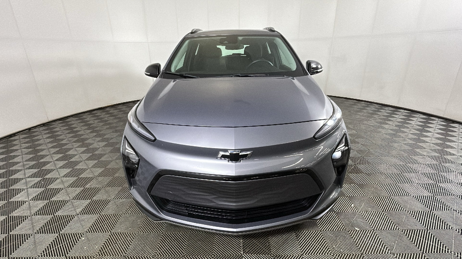 Used 2023 Chevrolet Bolt EUV LT w/ Comfort Package FWD image 9