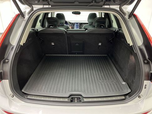 Used 2024 Volvo XC60 B5 Plus AWD/4WD image 28