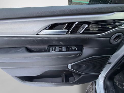 New 2026 Jeep Grand Wagoneer Limited w/ 8-Passenger Seating Package image 25