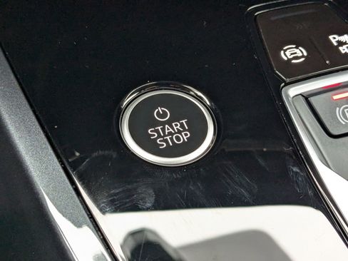 Used 2023 Audi Q4 e-tron Premium Plus w/ Premium Plus image 16