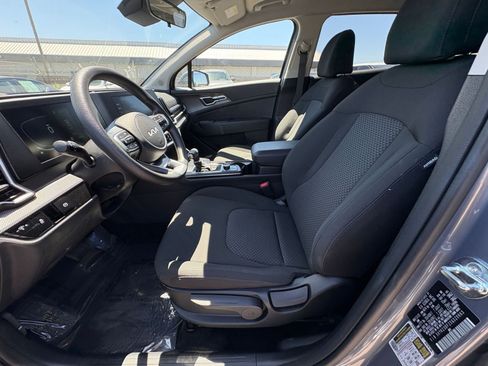 Used 2025 Kia Sportage LX FWD image 25