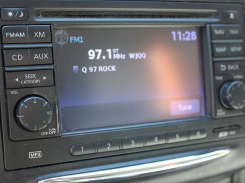 Used 2013 Nissan Rogue SL FWD image 30