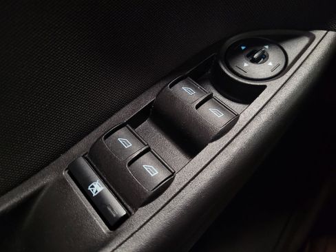 Used 2018 Ford Focus SE image 27