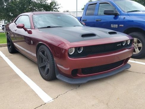 Used 2020 Dodge Challenger SRT Hellcat w/ Plus Package RWD image 3