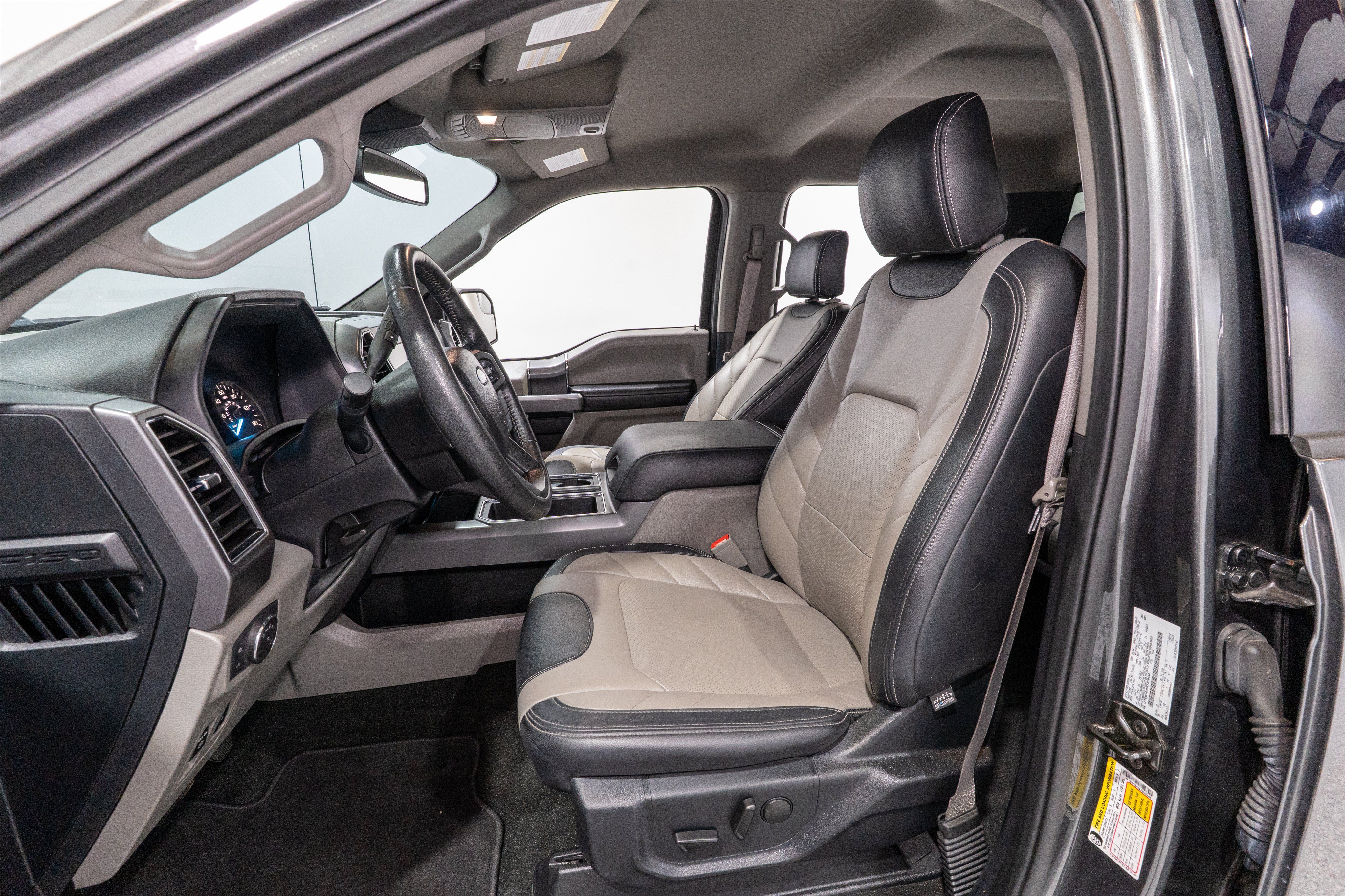 Used 2019 Ford F150 XLT w/ Equipment Group 302A Luxury AWD/4WD image 16