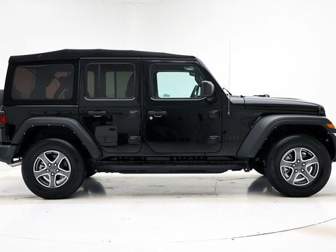 Used 2023 Jeep Wrangler Sport S image 3