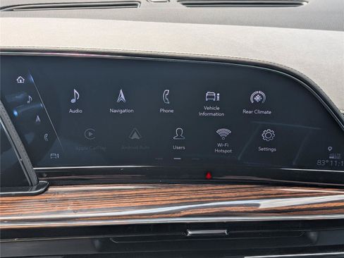 Used 2023 Cadillac Escalade Luxury AWD/4WD image 33