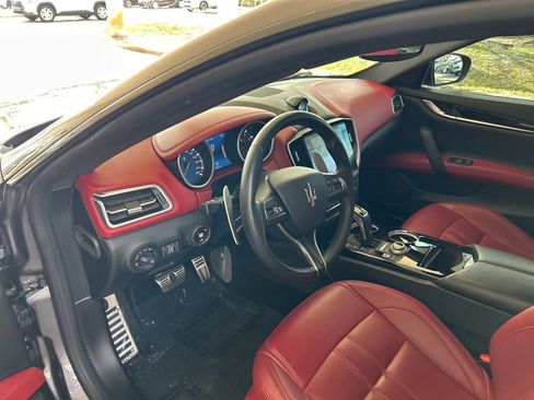 Used 2019 Maserati Ghibli S GranSport image 6