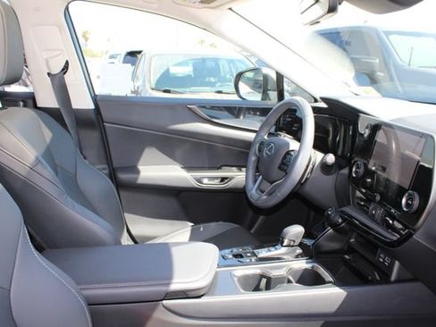 Certified 2024 Lexus NX 250 FWD image 5