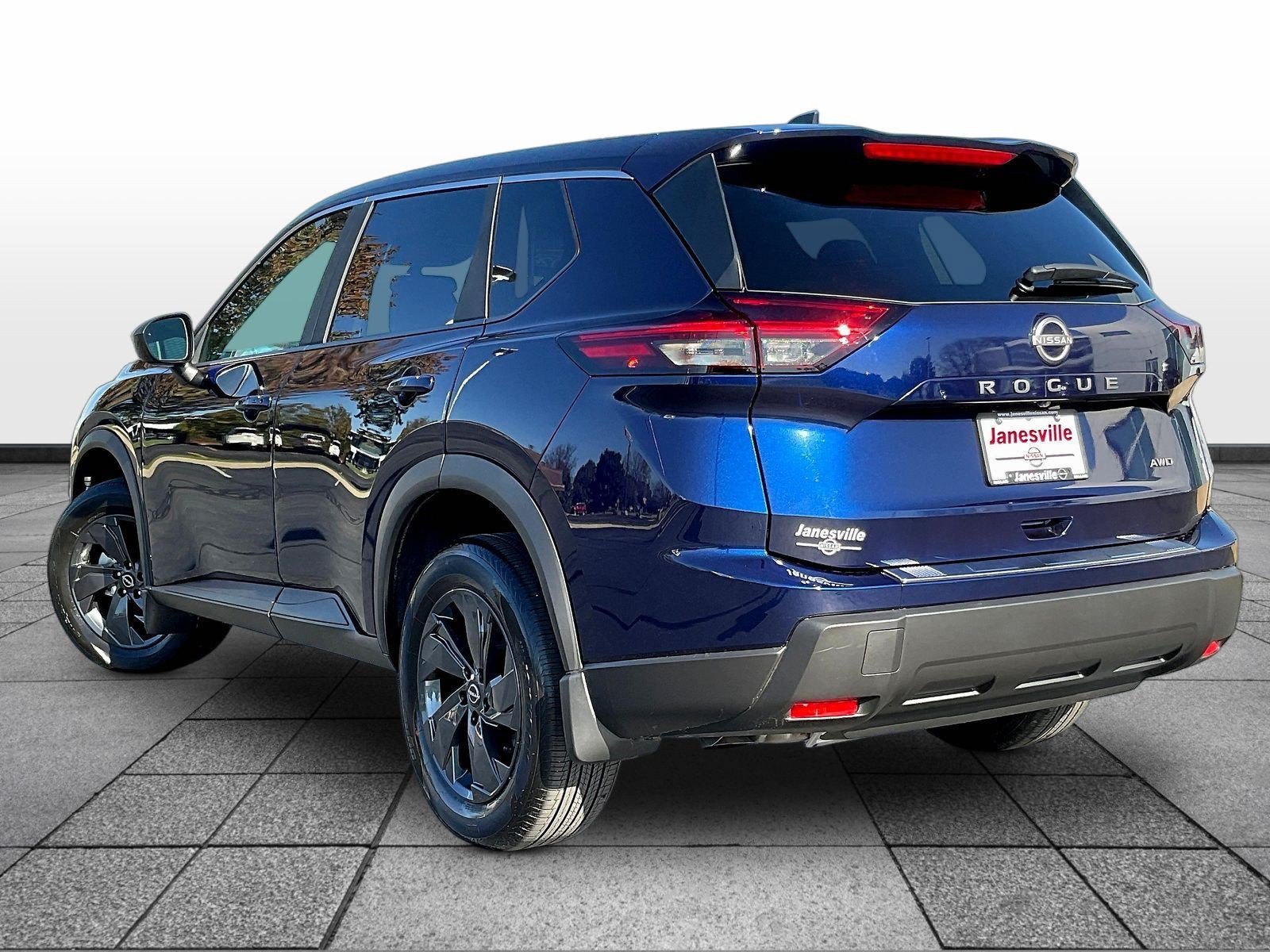Used 2026 Nissan Rogue SV w/ Cold Weather Package AWD/4WD image 5