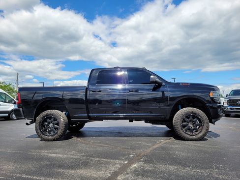 Used 2022 RAM 2500 Big Horn w/ Level C Equiment Group AWD/4WD image 2