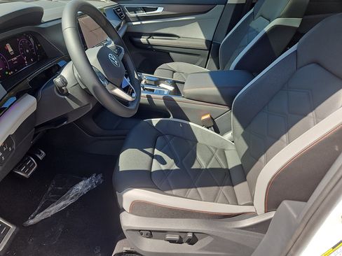 New 2026 Volkswagen Atlas Peak Edition AWD/4WD image 18