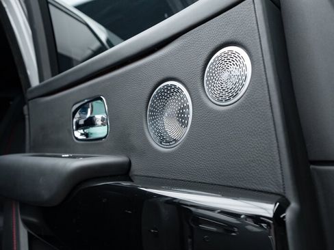 Used 2020 Rolls-Royce Cullinan image 11