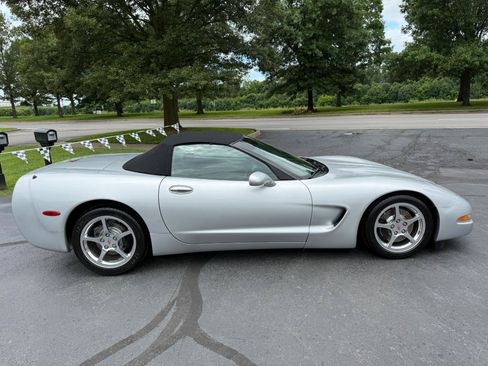 Used 2002 Chevrolet Corvette Convertible w/ Preferred Equipment Group2 RWD image 18