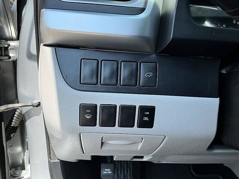 Used 2015 Toyota Highlander XLE FWD image 13