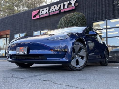 Used 2023 Tesla Model 3 Standard Range image 2
