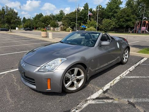 Used 2008 Nissan 350Z Touring RWD image 1