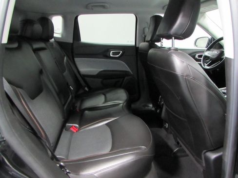 Used 2022 Jeep Compass Latitude AWD/4WD image 19