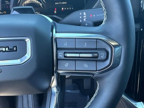 Used 2024 GMC Acadia Denali w/ Super Cruise Package FWD image 28