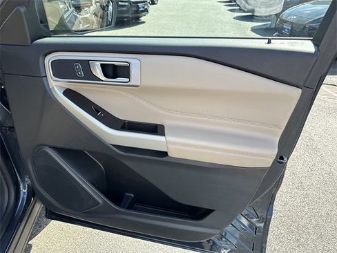 Used 2022 Ford Explorer XLT w/ Equipment Group 202A image 38