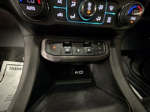 Used 2022 GMC Acadia AT4 w/ Technology Package image 16