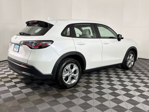 Used 2025 Honda HR-V LX image 6