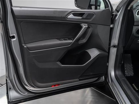 Used 2019 Volkswagen Tiguan S image 26