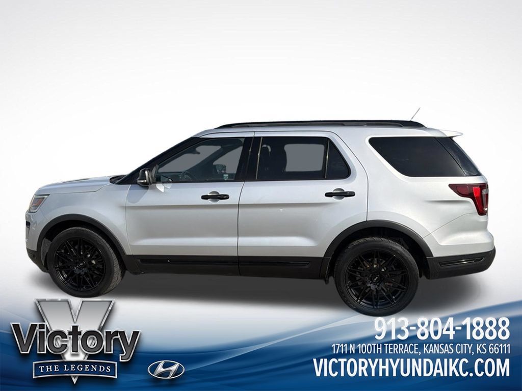 Used 2018 Ford Explorer Sport AWD/4WD image 2