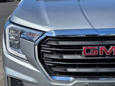 Used 2024 GMC Terrain SLE AWD/4WD image 44