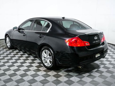 Used 2015 INFINITI Q40 w/ Moonroof Package RWD image 27