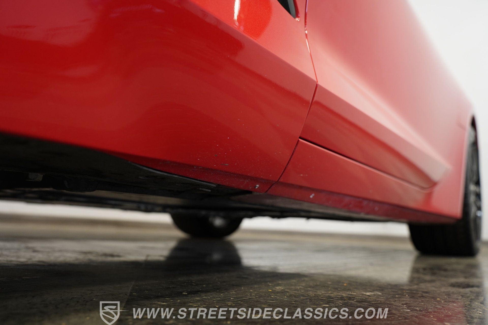Used 2019 Chevrolet Corvette Stingray Convertible w/ Carbon Flash Badge Package RWD image 28