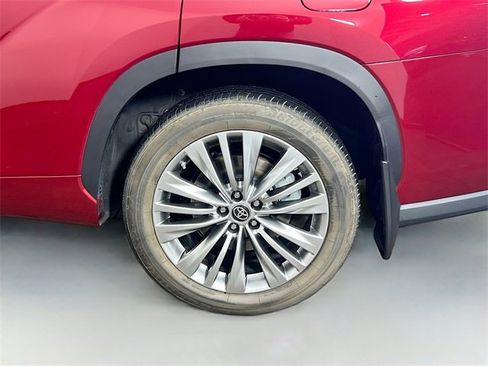 Used 2020 Toyota Highlander Platinum image 26