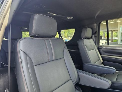 Used 2022 Chevrolet Suburban RST w/ Luxury Package AWD/4WD image 13