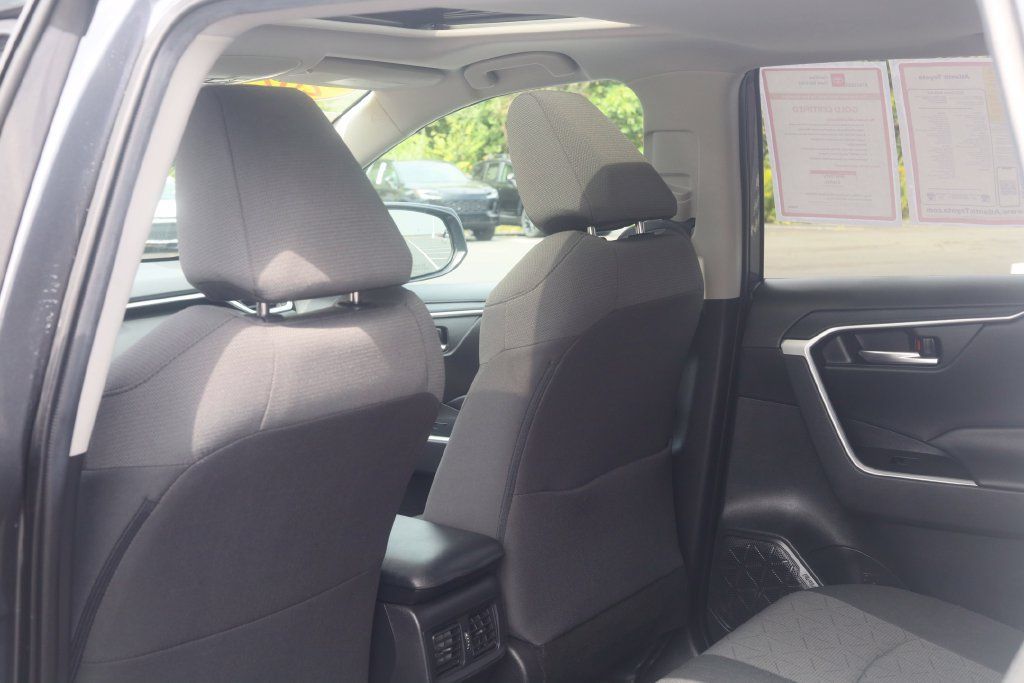 Certified 2021 Toyota RAV4 XLE w/ Convenience Package AWD/4WD image 23