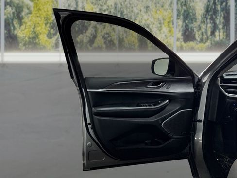 Used 2024 Jeep Grand Cherokee Limited 4xe image 20