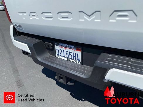 Certified 2025 Toyota Tacoma SR5 AWD/4WD image 10