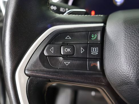 Used 2022 Jeep Grand Cherokee L Laredo AWD/4WD image 43