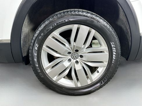 Used 2019 Volkswagen Atlas SEL AWD/4WD image 32