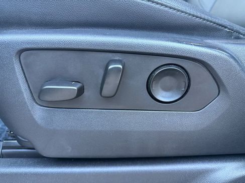 Used 2022 GMC Sierra 1500 SLT w/ SLT Convenience Package image 36