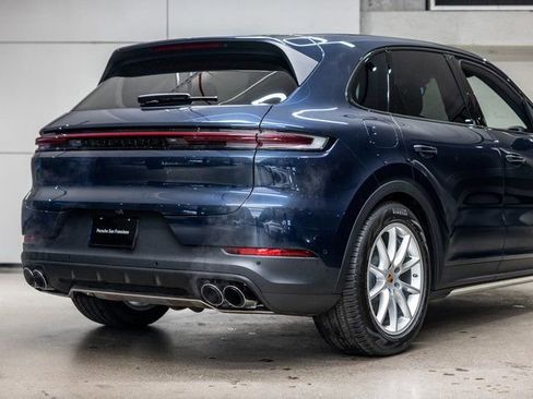 Certified 2025 Porsche Cayenne GTS AWD/4WD image 24